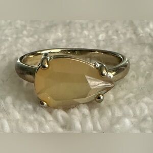 Elegant Gold-Toned Ring with Yellow Gemstone